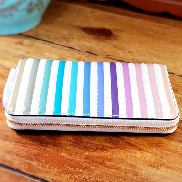 Coach Medium Zip Around Wallet w/ Ombre Quilting - Picture 4 of 7